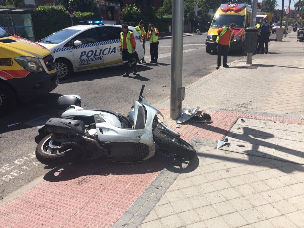 Grave accidente de moto en Ciudad Lineal 