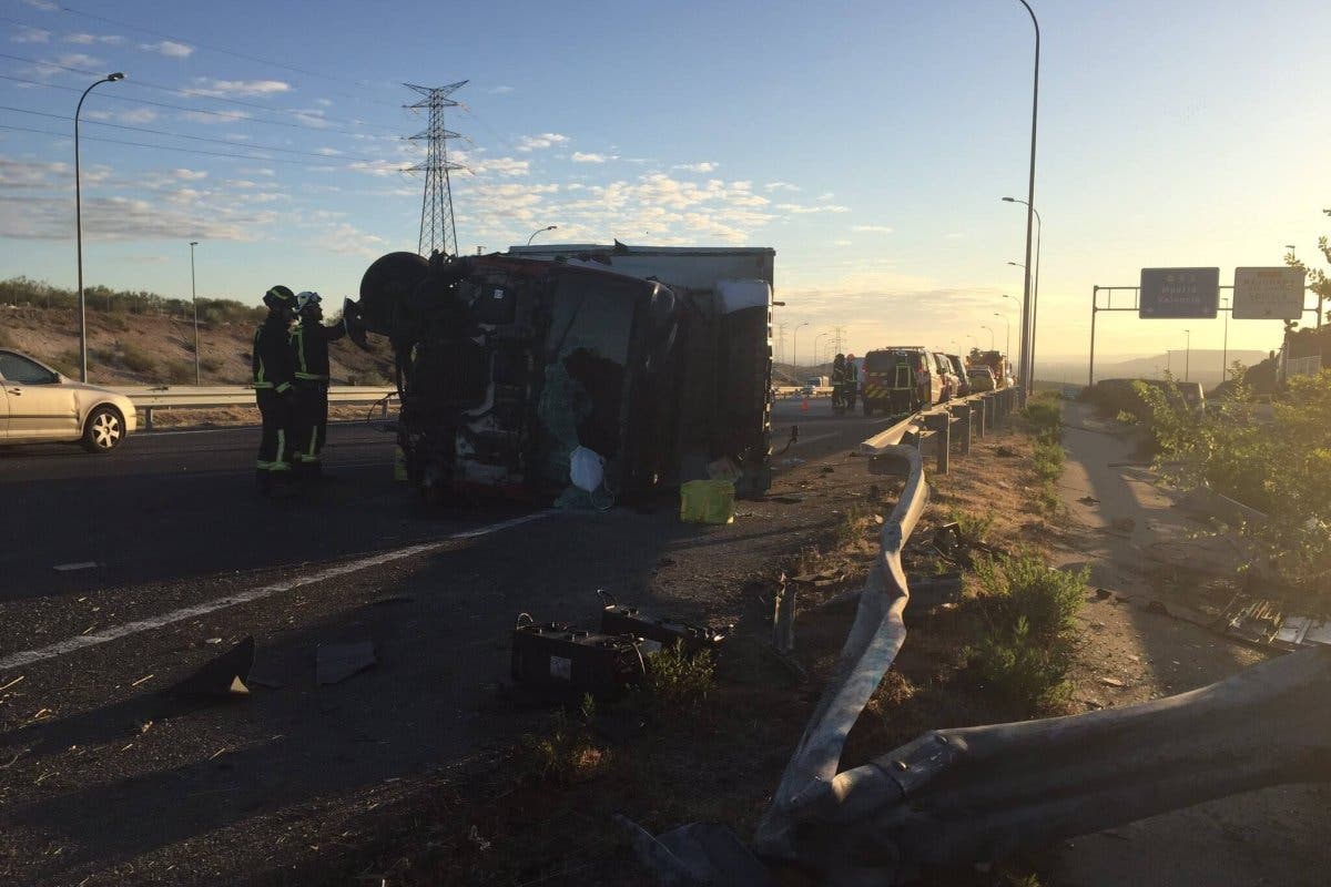 En estado crítico tras sufrir un accidente en la M-50