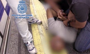 Detenido por grabar partes íntimas de más de 500 mujeres en Madrid