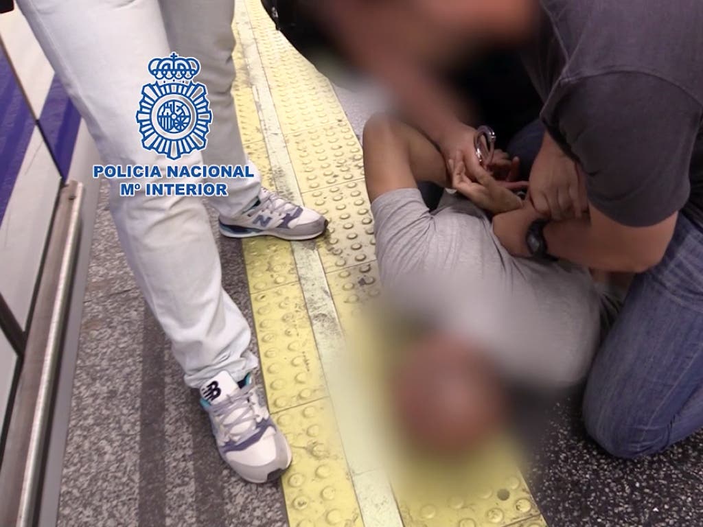 Detenido por grabar partes íntimas de más de 500 mujeres en Madrid