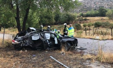 Muy grave una joven tras chocar contra dos árboles en la A-1