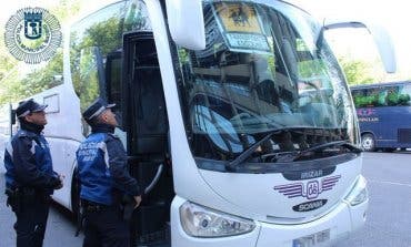 Dos conductores de autobús escolar dan positivo en drogas en Madrid