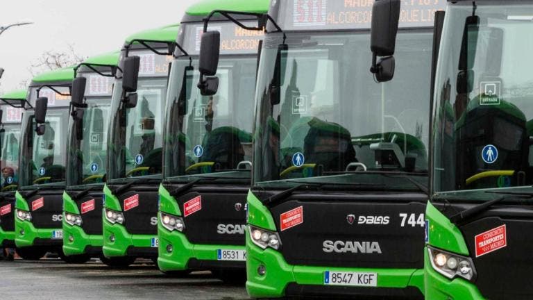 Refuerzo de autobuses a los cementerios en Alcalá, Torrejón, Coslada y Arganda