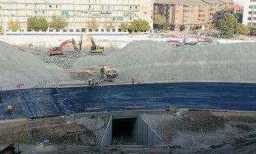 Comienzan los desvíos en la M-30 por la demolición de la grada del Calderón