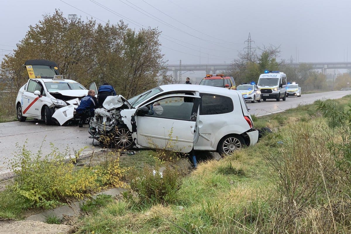 Cuatro heridos en un accidente de tráfico en la Carretera de Vicálvaro