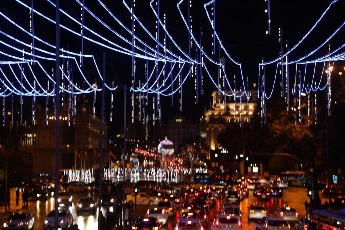 La Navidad ya ilumina las calles de Madrid