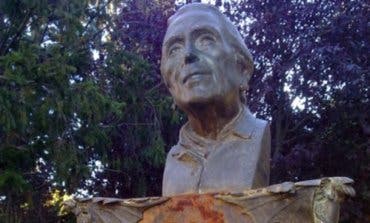 Derriban la estatua de La Pasionaria en Rivas Vaciamadrid
