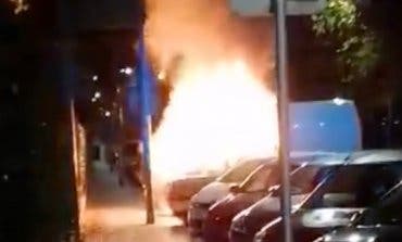 Arde una furgoneta estacionada en Torrejón de Ardoz