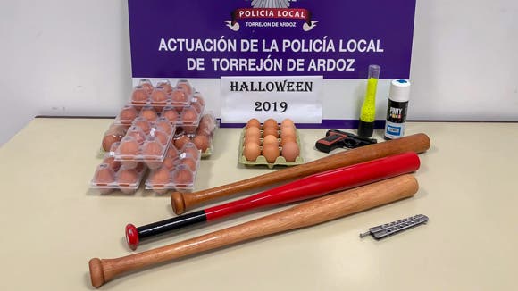 La Policía de Torrejón incautó huevos y bates de béisbol en Hallowen