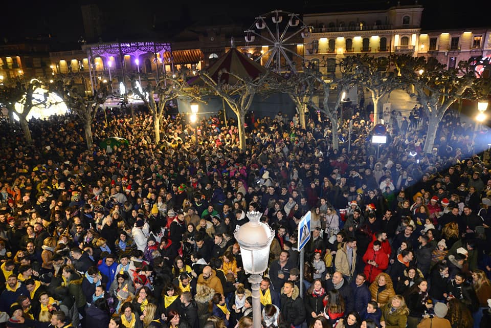 Las peñas de Alcalá de Henares despidieron el año un día antes 