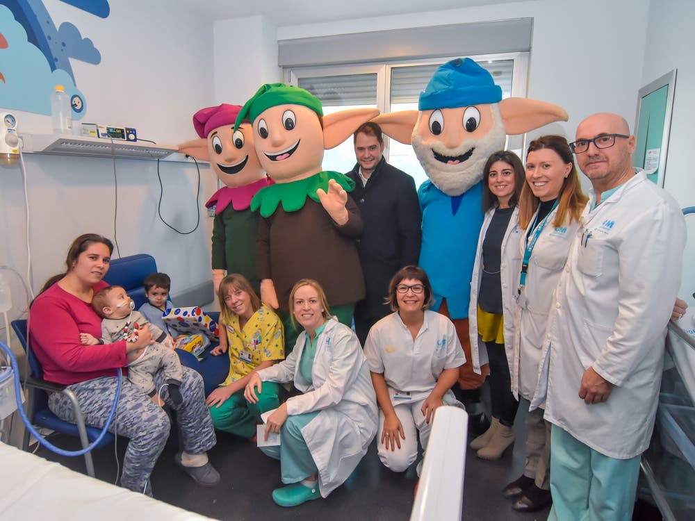 Los Guachis visitaron a los niños ingresados en el Hospital de Torrejón