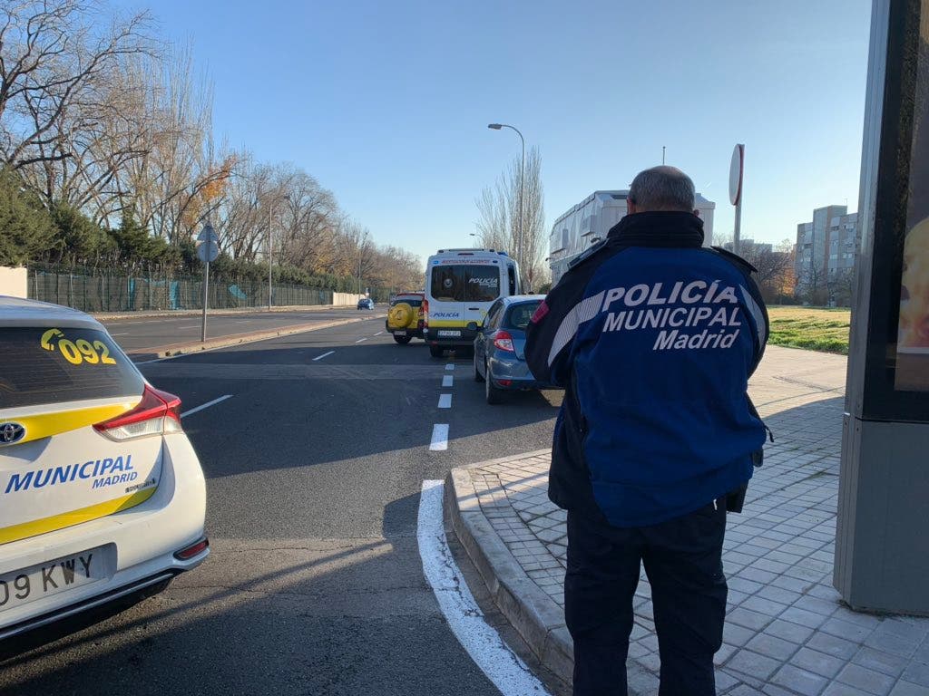 Herido grave un motorista tras sufrir un accidente en Usera