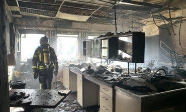 Arde un laboratorio del Instituto Eduardo Torroja de Ciudad Lineal