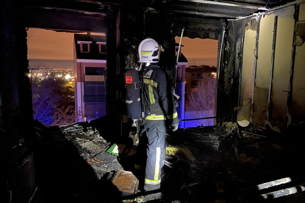 Un incendio calcinó un ático este domingo en Torrejón de Ardoz