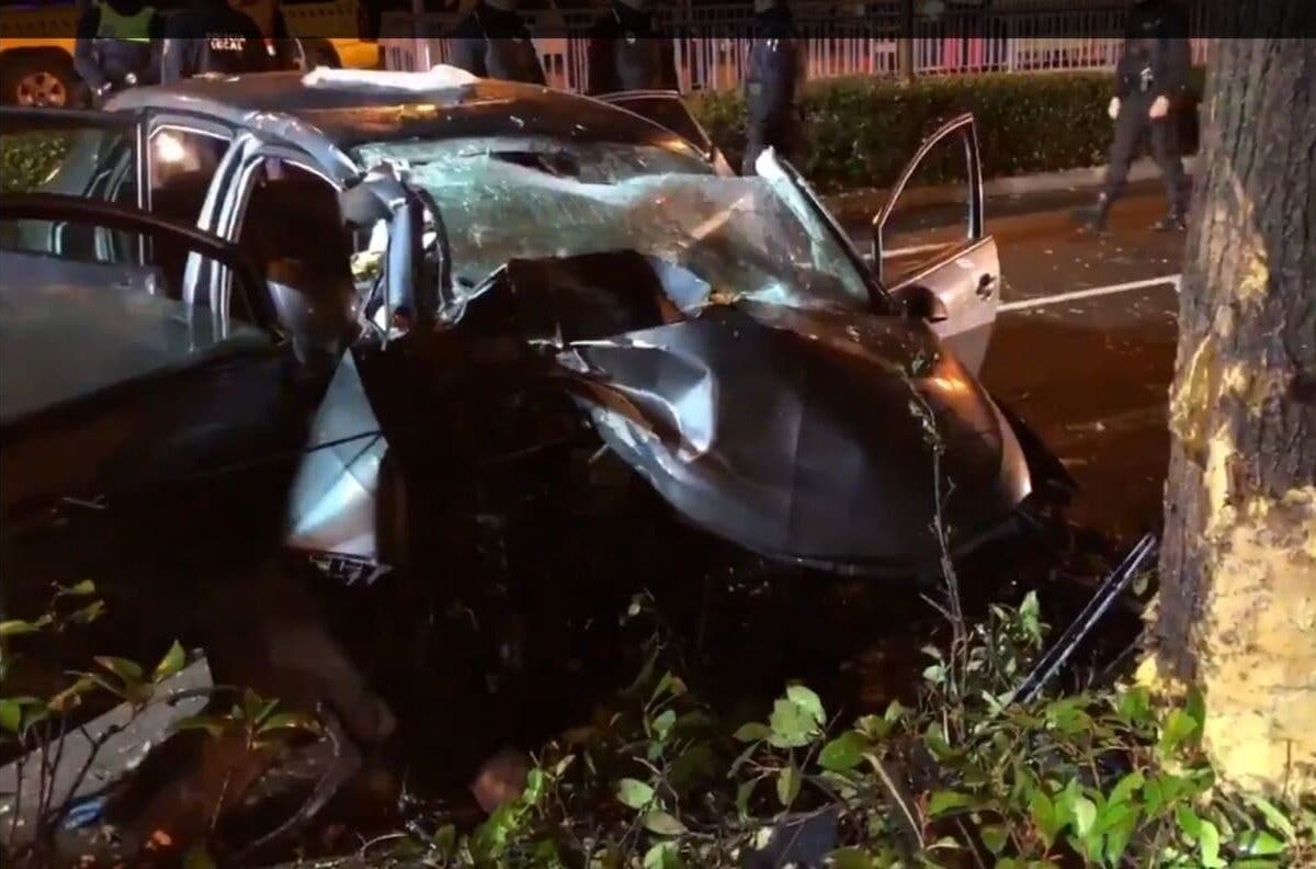 Seis heridos al chocar su coche contra un árbol en Alcalá de Henares