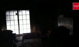 Un incendio calcina un piso en Alcalá de Henares sin que nadie lo detecte