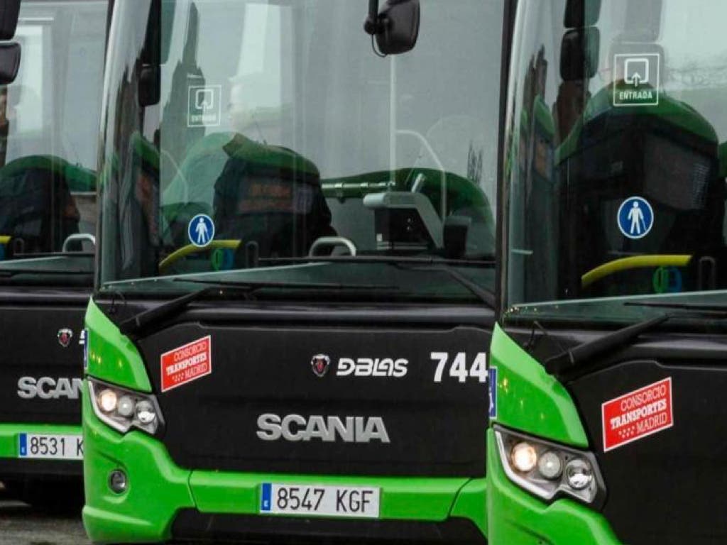 Mujeres y menores podrán bajarse de los autobuses nocturnos interurbanos de Madrid donde quieran 