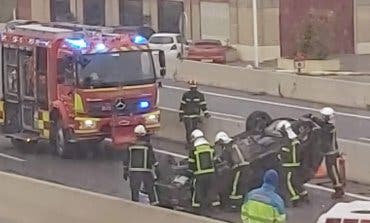 Un coche vuelca en la carretera de Torrejón de Ardoz a Ajalvir 