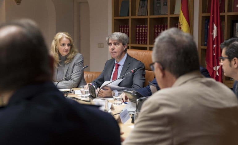 Garrido acusa de «grosería» a los alcaldes de Coslada y San Fernando de Henares