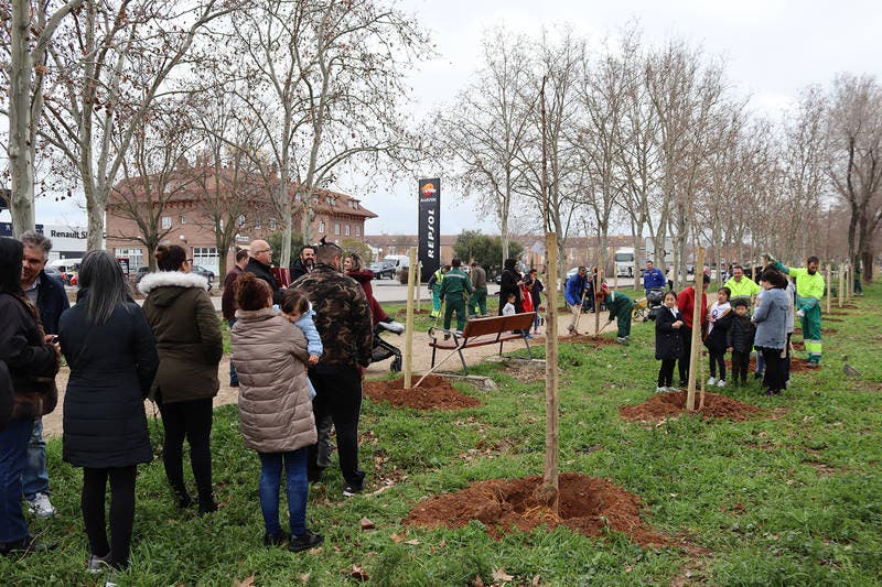 Azuqueca planta 100 árboles, uno por cada bebé nacido en 2019