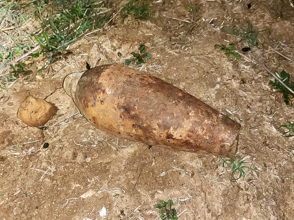 Un vecino de Torrejón de Ardoz encuentra una bomba en un descampado 