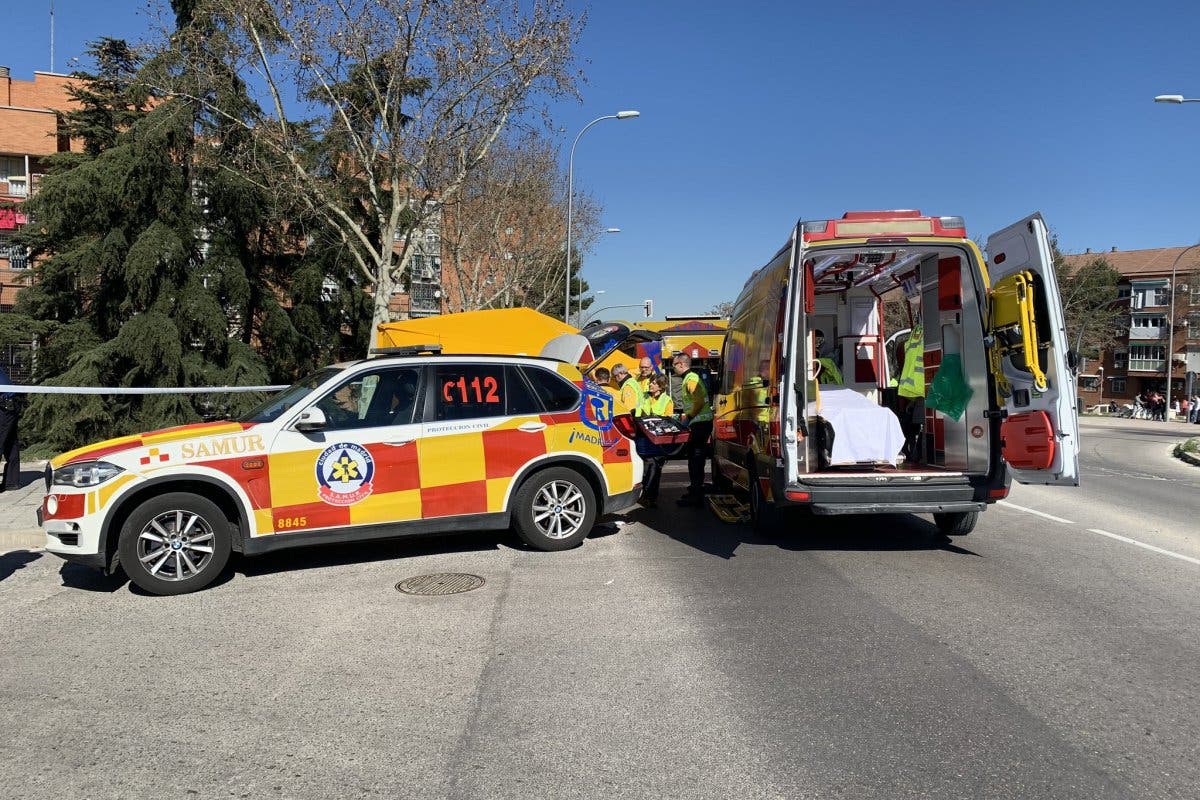 En estado crítico un motorista de 39 años tras sufrir un accidente en Usera