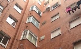 Muere un hombre al precipitarse desde un quinto piso en Getafe