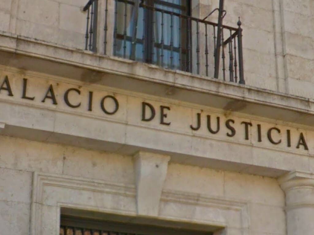 Dos rumanos residentes en Coslada aceptan dos años de cárcel por robo