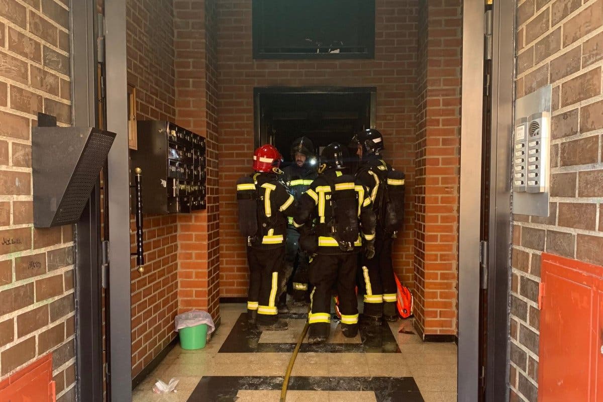 Muere una anciana en el incedio de una vivienda en Usera