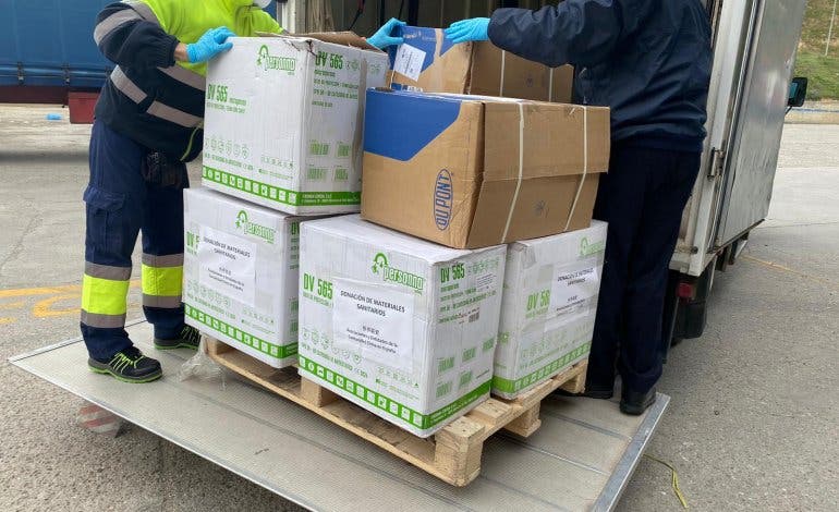 La comunidad china dona material sanitario al Hospital de Alcalá de Henares