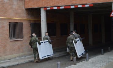 La BRIPAC traslada camas cedidas por hoteles al Hospital de Alcalá de Henares