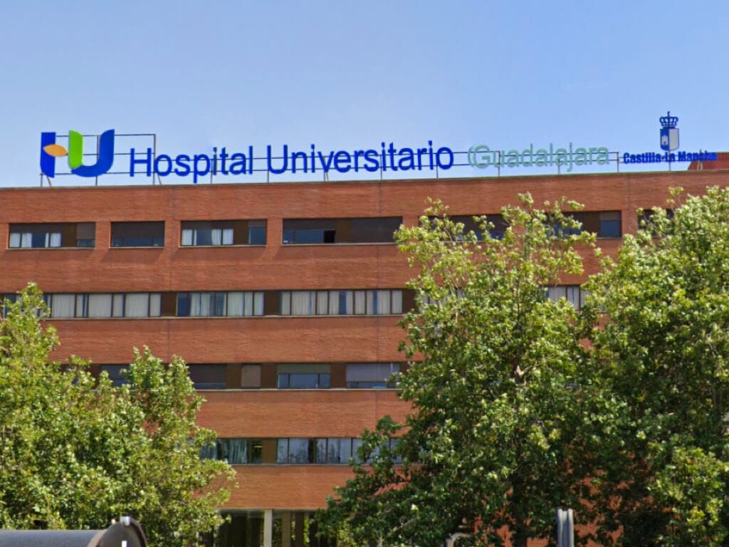 Trasladado al Hospital de Guadalajara un trabajador tras caer desde seis metros de altura 