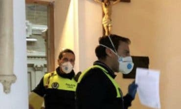 Inspeccionan una iglesia de Alcalá de Henares para hacer cumplir el distanciamiento