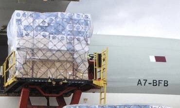 Aterriza en Madrid el primer avión de Ayuso con 58 toneladas de material sanitario