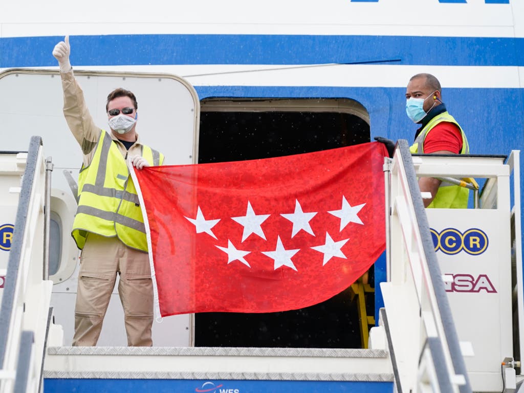 Aterriza en Madrid un cuarto avión de Ayuso con 79 toneladas de material sanitario