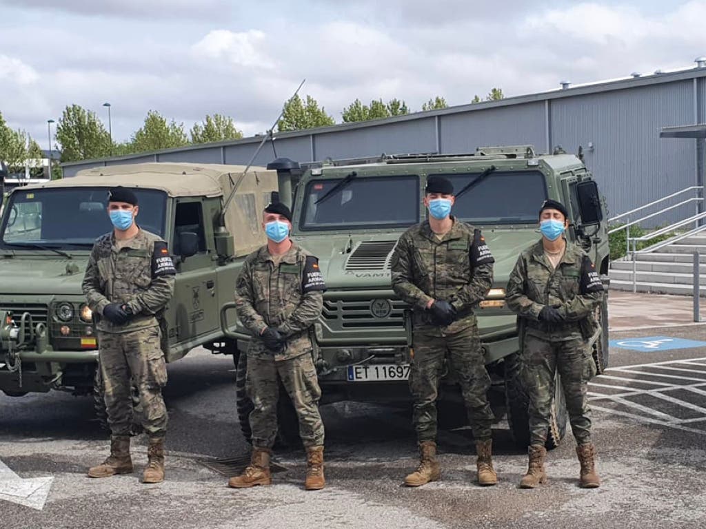 Miembros de la Brigada Paracaidista desplegados este domingo en Villalbilla y Chiloeches