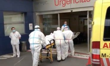 Apuñalado en el cuello un hombre tras una pelea en un piso de Canillejas