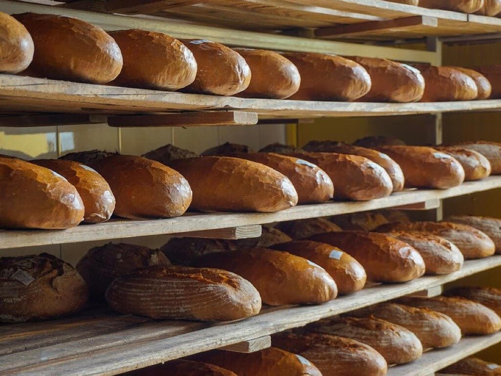 Multado por ir de Guadalajara a Madrid para comprar una barra de pan