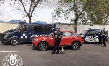 Atropella a un policía municipal en Vallecas y se da a la fuga 