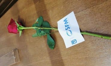 Servicios Funerarios de Madrid coloca una rosa en sus féretros