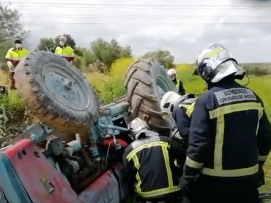 Atrapado durante más de cuatro horas debajo de su tractor en Villarejo de Salvanés