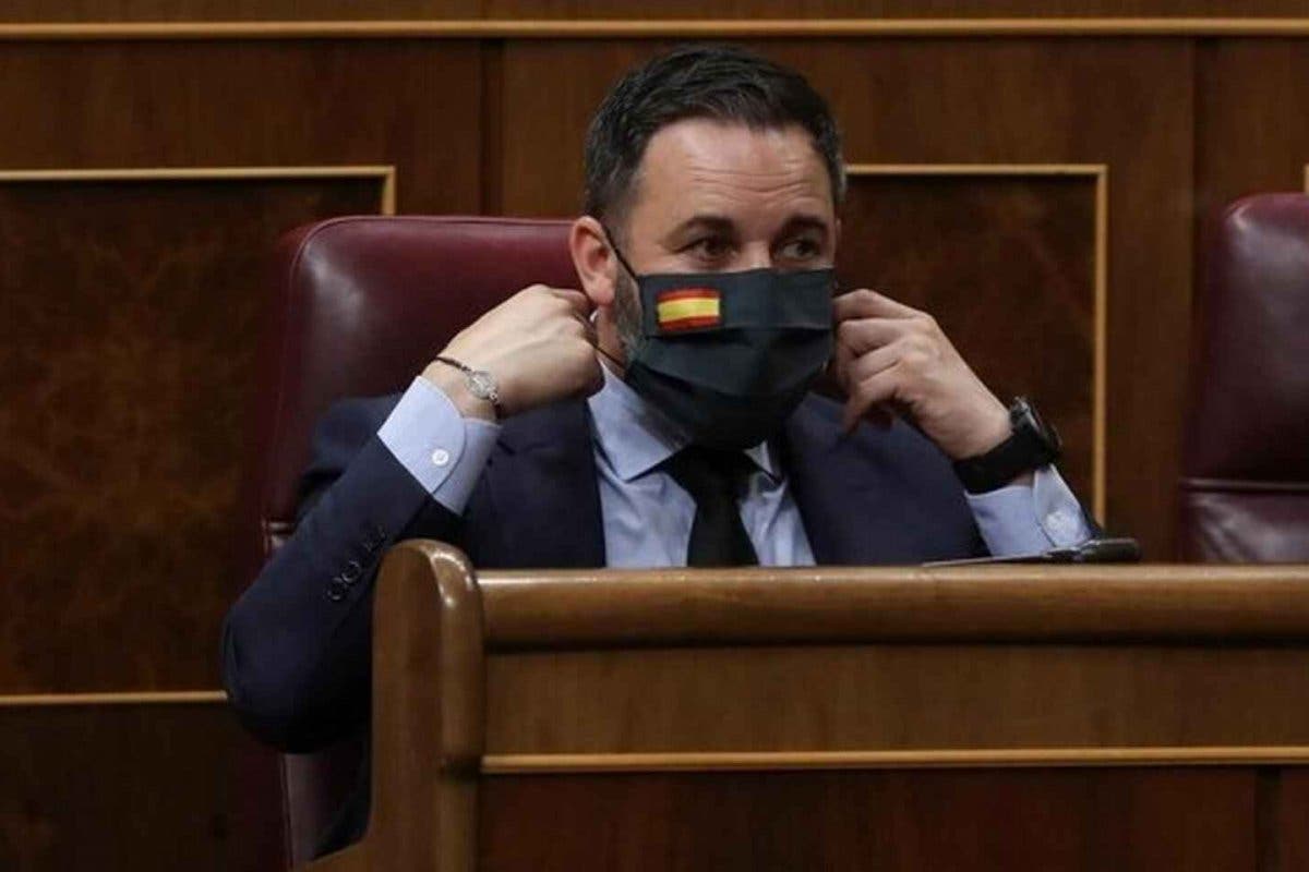 Abascal llama a Sánchez e Iglesias «plañideras sinvergüenzas» en el primer día de luto nacional