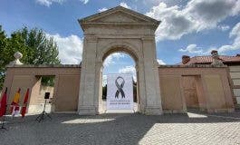Alcalá de Henares homenajea a las víctimas del coronavirus 