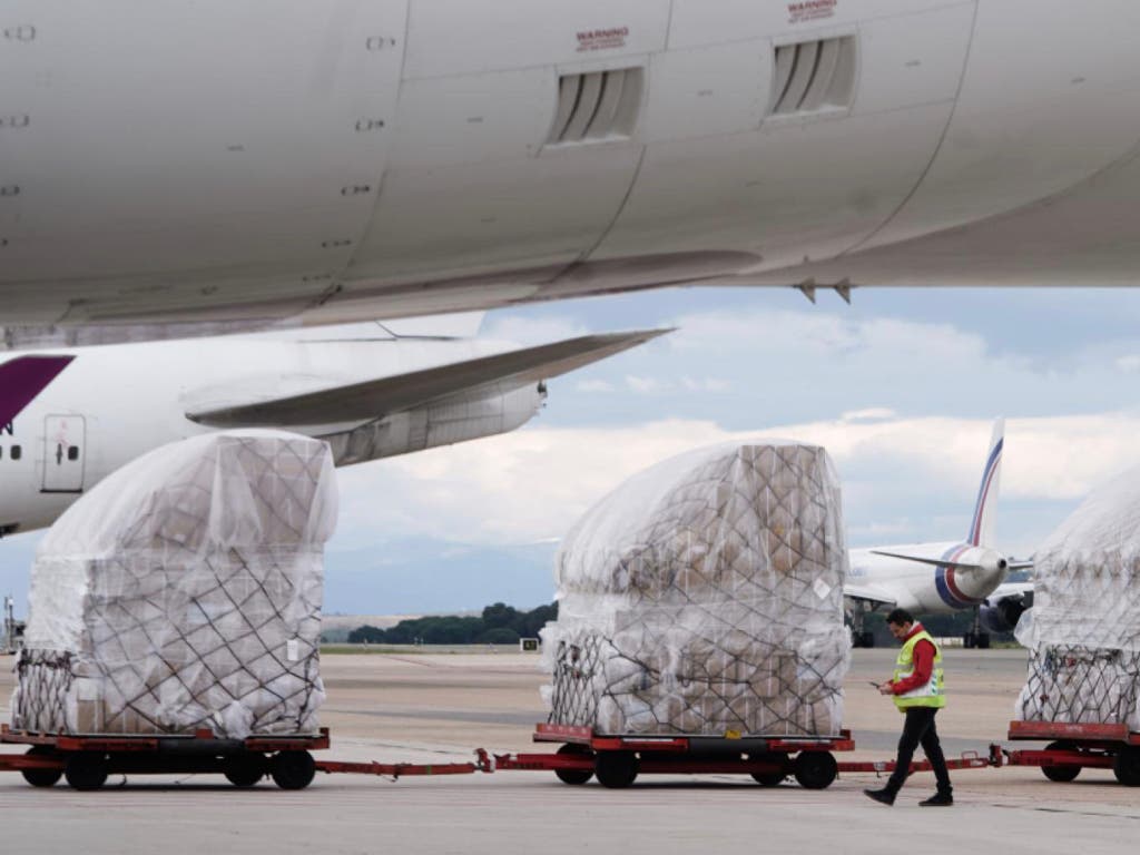 Llegan dos nuevos aviones de Ayuso cargados de material sanitario