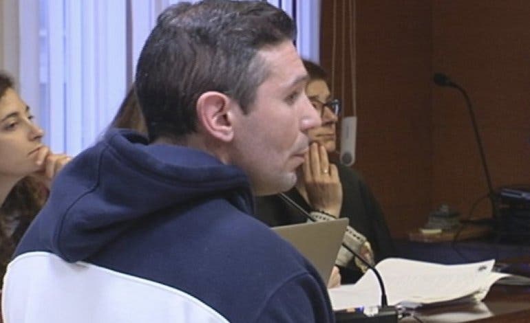 Condenado a 26 años y medio de cárcel por degollar a su mujer en Azuqueca 