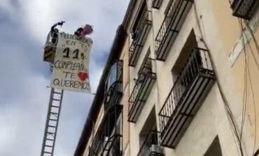 Un bombero felicita así a su abuela, la mujer más longeva de Madrid