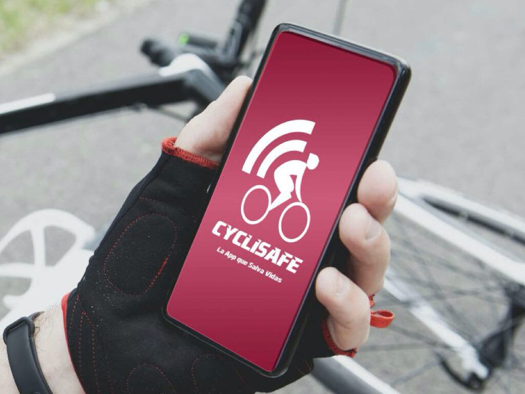 Un grupo de ciclistas de Torrejón de Ardoz lanza una app para evitar atropellos