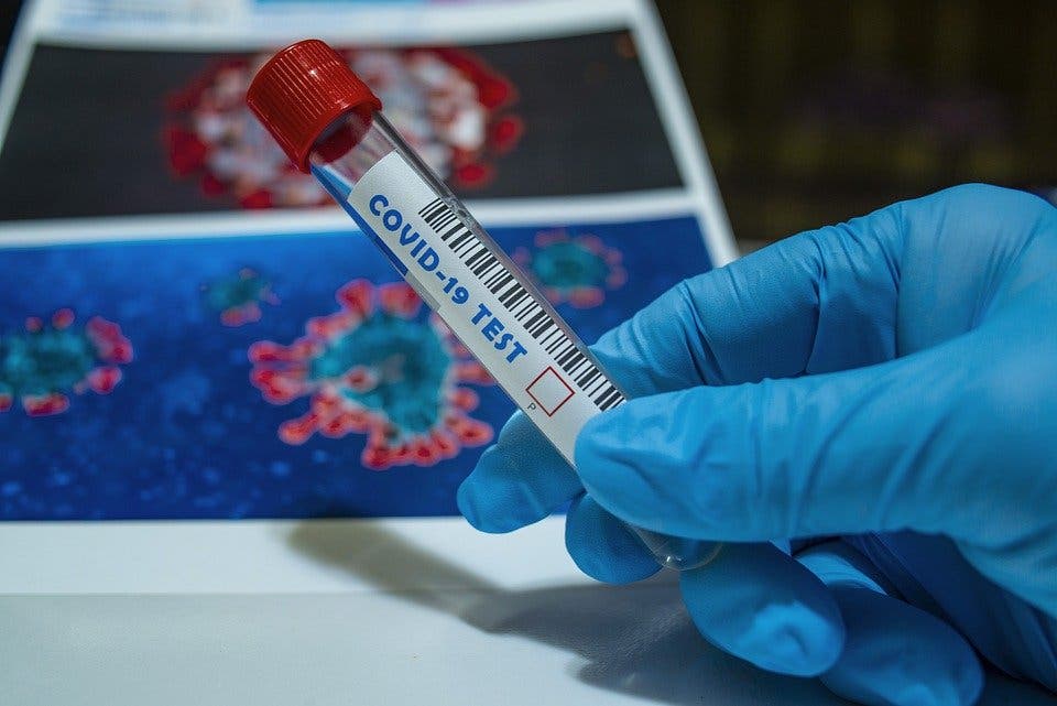 Sanidad registra una muerte por coronavirus en 24 horas y 164 positivos