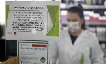 Las farmacias comienzan a repartir las mascarillas de la Comunidad de Madrid
