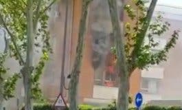 Aparatoso incendio en un piso de Alcalá de Henares 